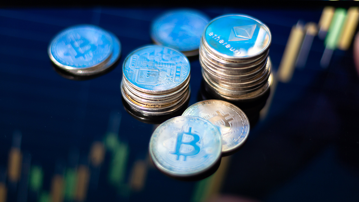 Crypto ETFs Surpass VOO and Spark New Investment Trends