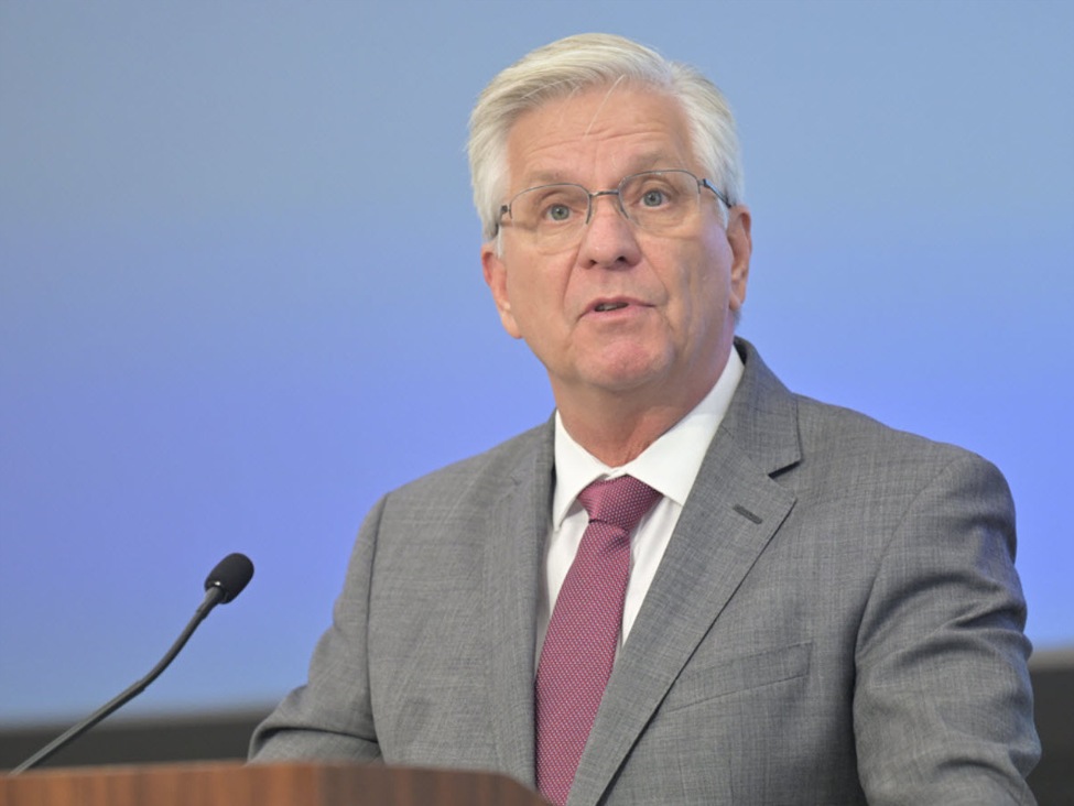 Chris20Waller id 420025fe 71c3 4a7f ba10 a5beca6a110b size975