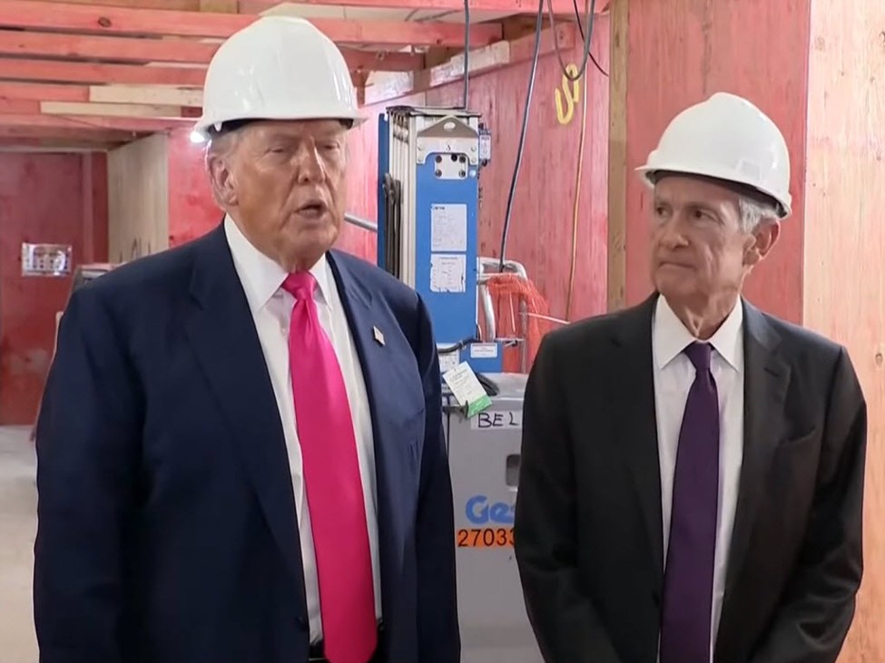 Trump20Powell id 3d01d28d a11c 4b07 aebe 965bc4033320 size975