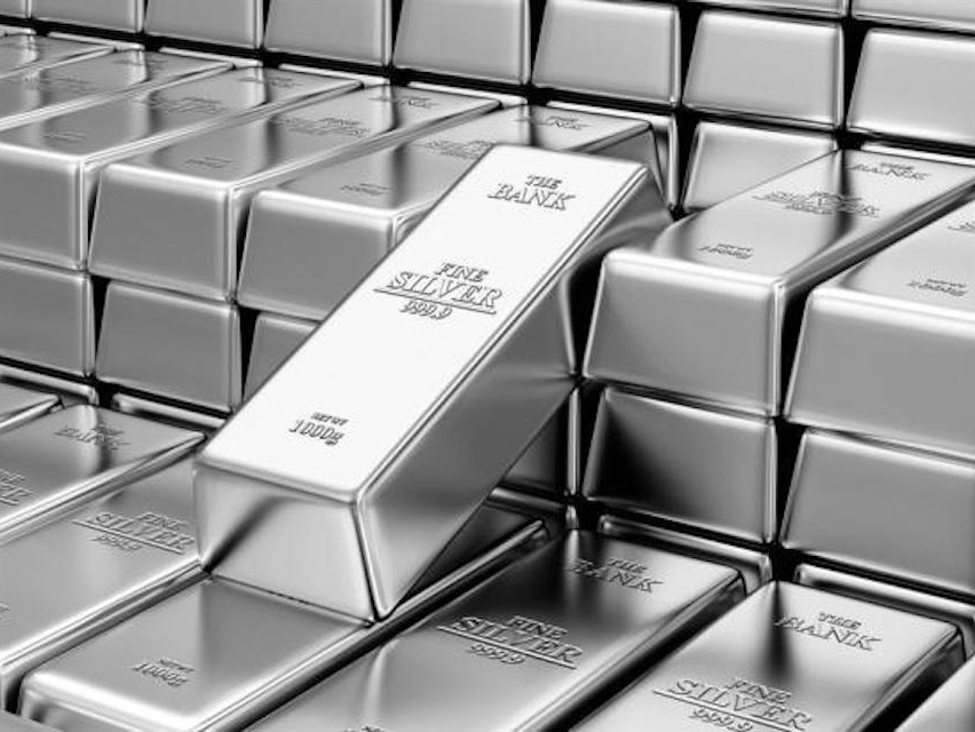 Silver follows gold lower as precious metals remain under pressure amid rising real yields